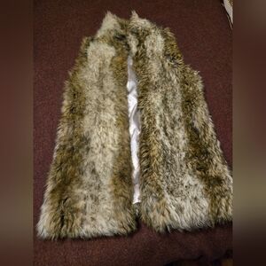 Donna Salyer's Fabulous Furs Faux Fur Ling Vest Size Medium Pockets Soft Lux